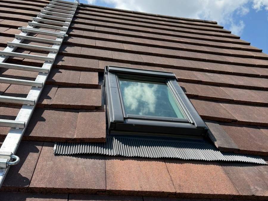 Pose de Velux : les points essentiels pour une étanchéité durable